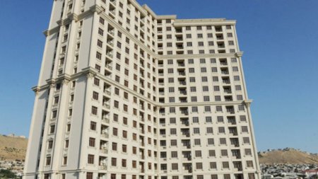 Jurnalistlərin binası ilə bağlı son durum – “Rəhbərlik nə deyirsə, onu da edirəm”