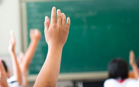 Eks-məktəb direktoruna cinayət işi açıldı