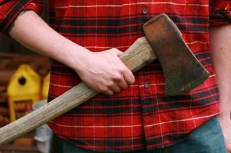 Azərbaycanda dəhşətli qətl: İki qardaş əmilərini baltaladı