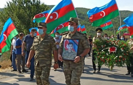 TORPAQ, UĞRUNDA ÖLƏN VARSA VƏTƏNDİR!