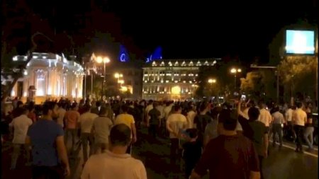 10 Minlərlə insan Bakıdakı yürüşə qatılıb - VİDEO