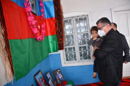 Millət vəkili şəhid ailələrində oldu - FOTOLAR