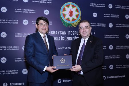 Komitə sədri Gürcüstanın təhsil və elm naziri ilə görüşüb