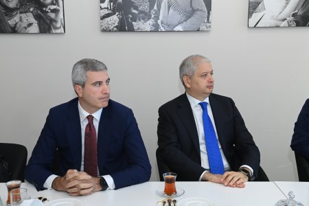  Rumıniyalı nazir Azərbaycanın əmək münasibətləri sahəsində  islahatlar təcrübəsi ilə tanış olub