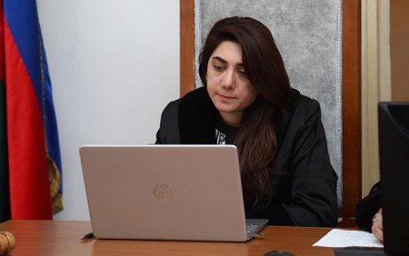 Amansızlıqla törədilən qətl hadisəsinin məhkəməsi davam edir…